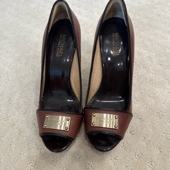 Michael Kors Brown Peep-Toe Platform Heels w/ Gold Logo Plate | Size 7 - Picture 2 of 8